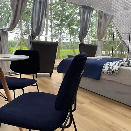 Kamp alanı Borowy Glamp Wiecej Niz *