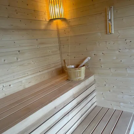 Borowy Glamp Wiecej Niz Kamp alanı Mecikal